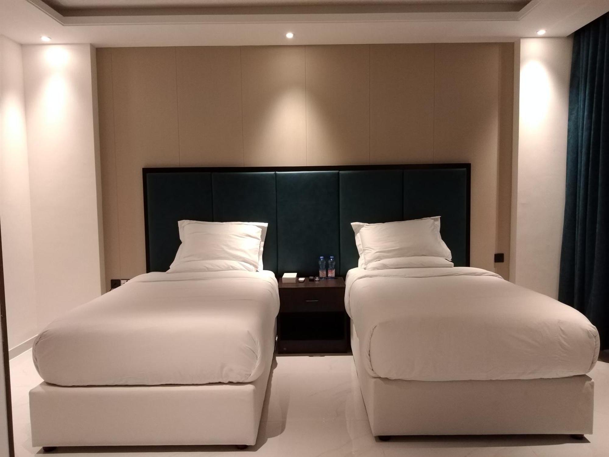 Nebula Hotel Duqm Extérieur photo